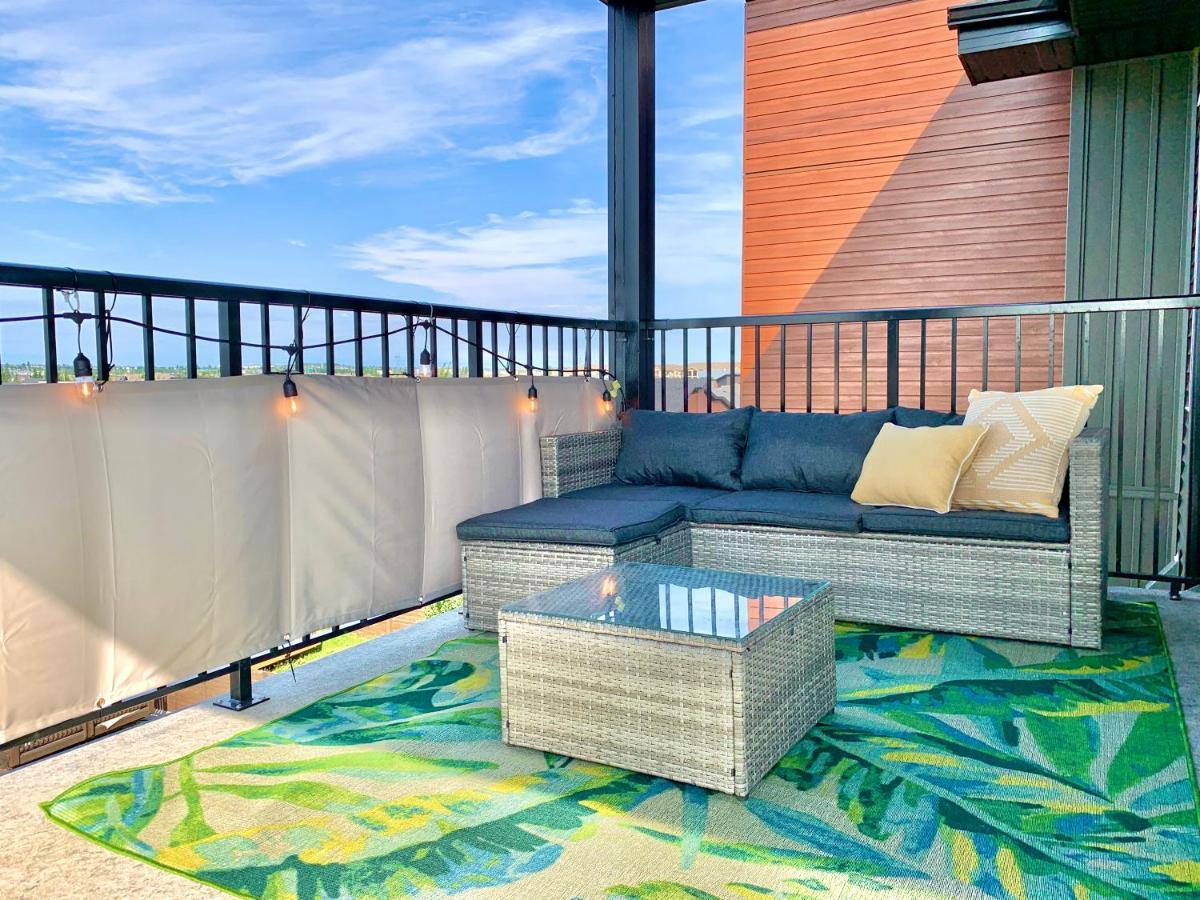 Peaceful Oasis Condo, Ac, Top Floor, Secure Ug Parking, Balcony, King Bed! Edmonton Kültér fotó