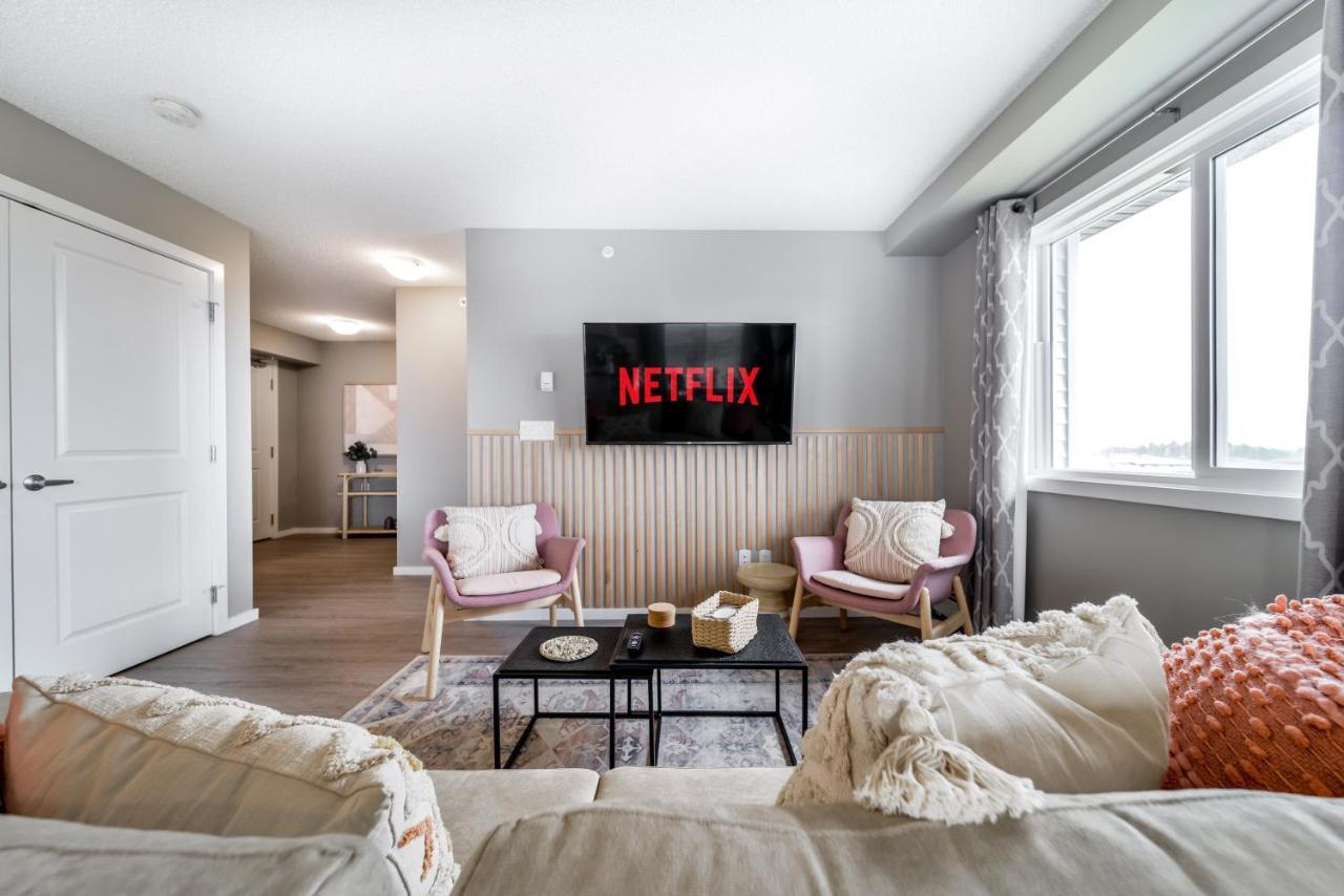 Peaceful Oasis Condo, Ac, Top Floor, Secure Ug Parking, Balcony, King Bed! Edmonton Kültér fotó