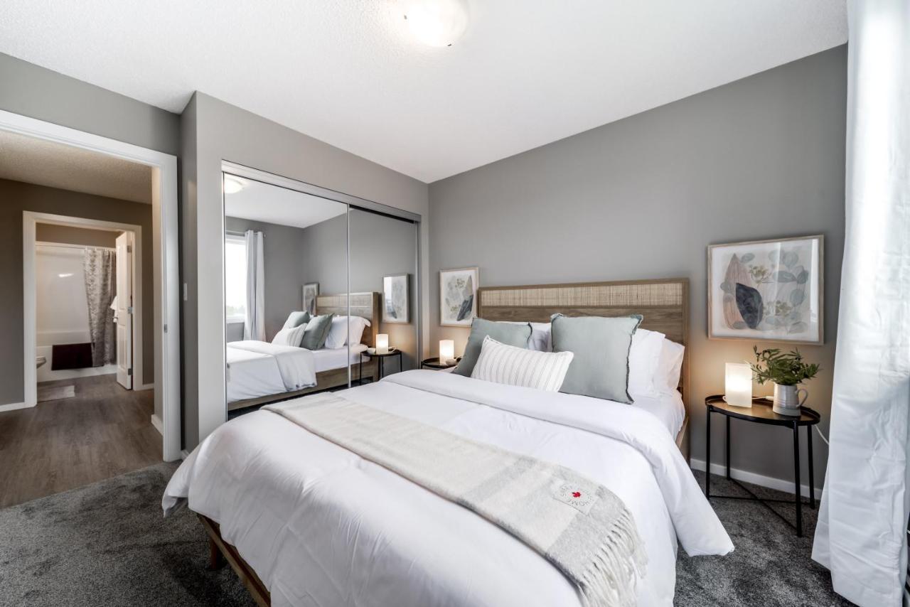 Peaceful Oasis Condo, Ac, Top Floor, Secure Ug Parking, Balcony, King Bed! Edmonton Kültér fotó
